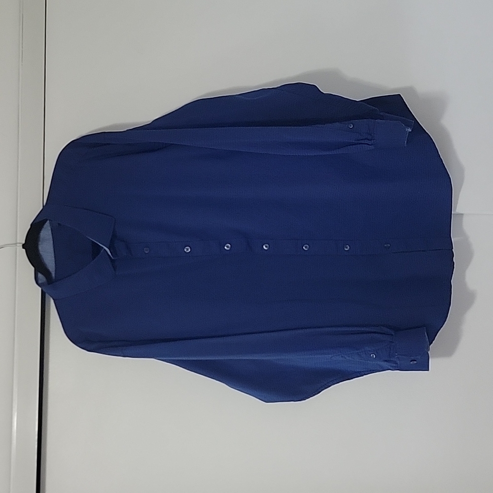 VAN HEUSEN BUTTON DOWN SHIRT
